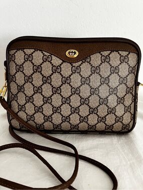 Rare Gucci GG Supreme Crossbody Clutch Camera Bag Accessory Collection Late1970s